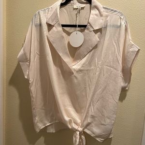 NWT woman’s XL Umgee cream satin shirt with tie